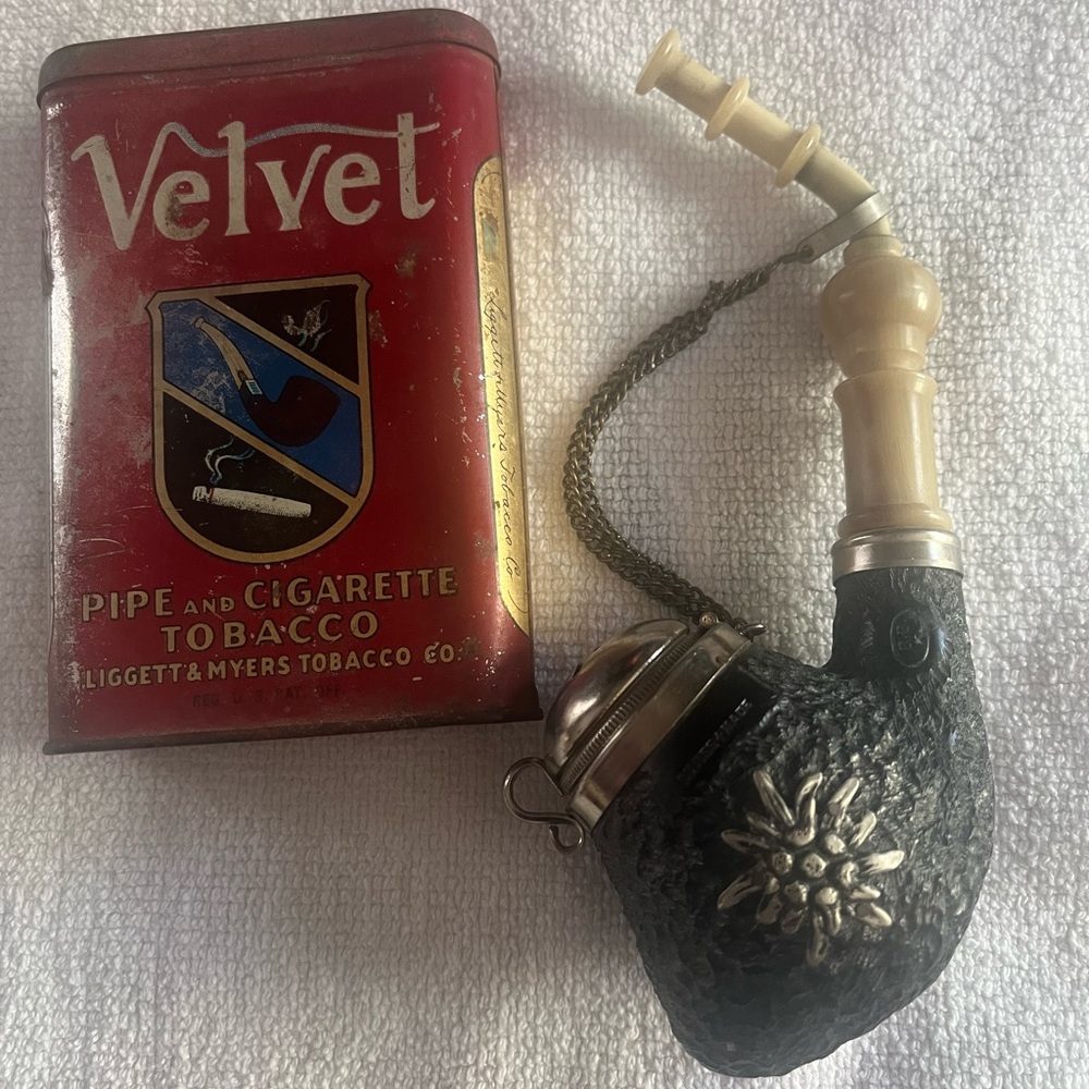 Circa 1850-1900 pipe in excellent condition